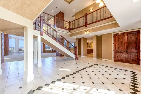 Entry Way - 20478 Lawrence 2180, Aurora, MO 65605 photo 3 of 8