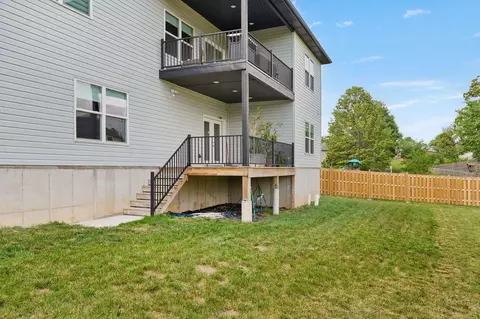 Exterior - 3630 N Thistlewood Ct, Springfield, MO 65803 photo 7 of 10