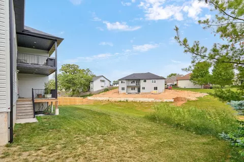 Exterior - 3630 N Thistlewood Ct, Springfield, MO 65803 photo 6 of 10