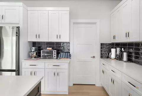 Kitchen - 3630 N Thistlewood Ct, Springfield, MO 65803 photo 5 of 7