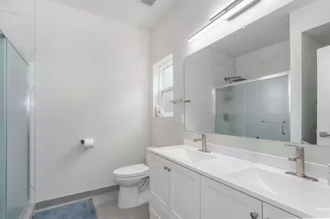 Bath - 3630 N Thistlewood Ct, Springfield, MO 65803 photo 3 of 6