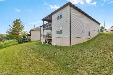 Exterior - 3630 N Thistlewood Ct, Springfield, MO 65803 photo 8 of 10