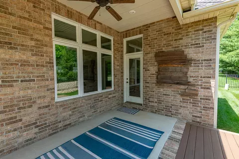 Exterior - 2920 S Ranch Dr, Springfield, MO 65809 photo 6 of 7
