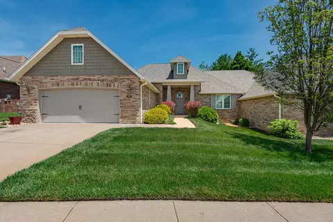 2920 S Ranch Dr, Springfield, MO 65809