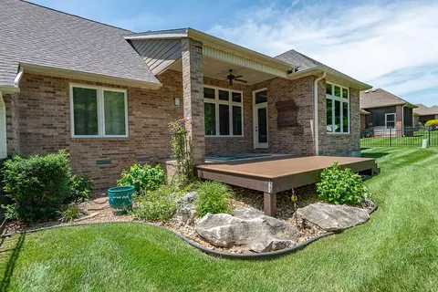 Exterior - 2920 S Ranch Dr, Springfield, MO 65809 photo 5 of 7