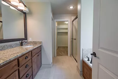 Bath - 2920 S Ranch Dr, Springfield, MO 65809 photo 1 of 11