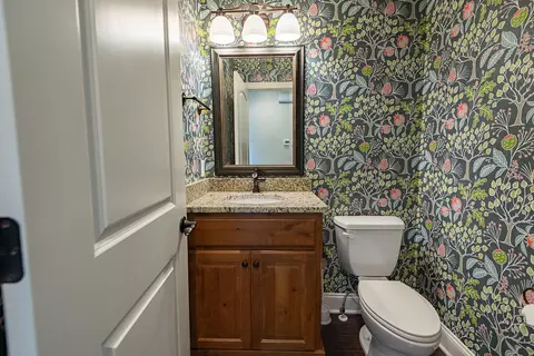 Bath - 2920 S Ranch Dr, Springfield, MO 65809 photo 6 of 11