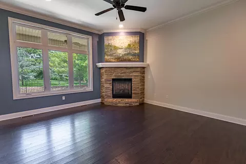 Living - 2920 S Ranch Dr, Springfield, MO 65809 photo 2 of 4