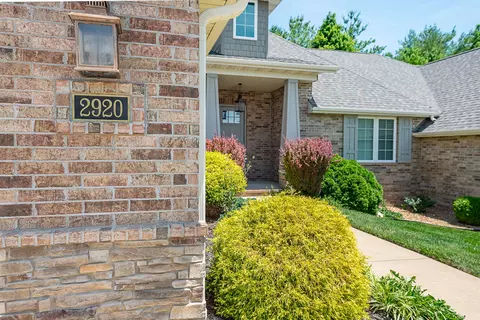 Exterior - 2920 S Ranch Dr, Springfield, MO 65809 photo 2 of 7