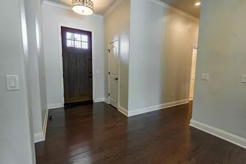 Entry Way - 2920 S Ranch Dr, Springfield, MO 65809 photo 2 of 3