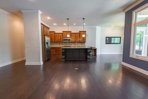 Living - 2920 S Ranch Dr, Springfield, MO 65809 photo 3 of 4