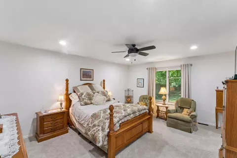 Bedroom - 852 E Turnbridge St, Springfield, MO 65810 photo 1 of 4
