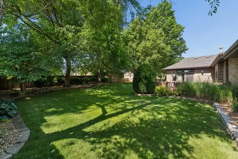Exterior - 852 E Turnbridge St, Springfield, MO 65810 photo 7 of 12