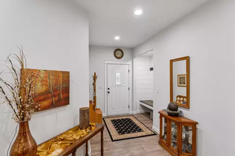 Entry Way - 852 E Turnbridge St, Springfield, MO 65810 photo 1 of 1