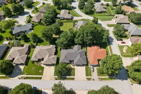 View/Area - 852 E Turnbridge St, Springfield, MO 65810 photo 1 of 1