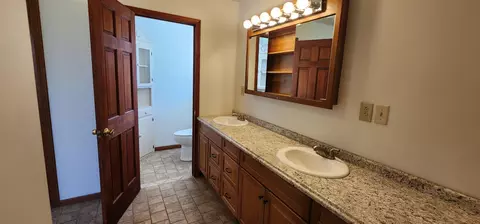 Bath - 17529 St Highway U, Ava, MO 65608 photo 4 of 9