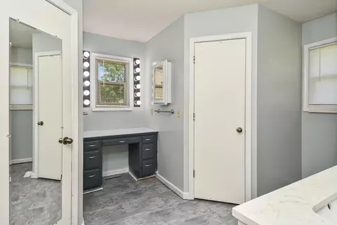 Bath - 3351 W Driftwood Ct, Springfield, MO 65807 photo 2 of 7