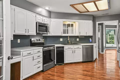 Kitchen - 3351 W Driftwood Ct, Springfield, MO 65807 photo 1 of 4