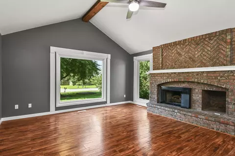 Living - 3351 W Driftwood Ct, Springfield, MO 65807 photo 2 of 7