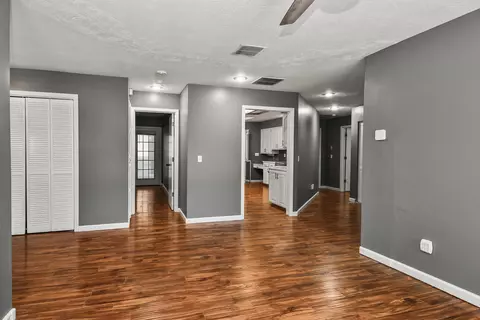 Living - 3351 W Driftwood Ct, Springfield, MO 65807 photo 7 of 7