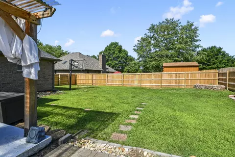 Exterior - 3351 W Driftwood Ct, Springfield, MO 65807 photo 5 of 6