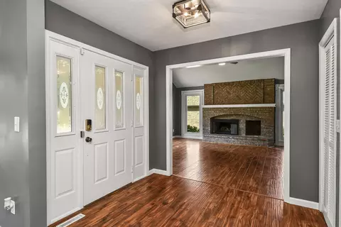 Entry Way - 3351 W Driftwood Ct, Springfield, MO 65807 photo 1 of 3