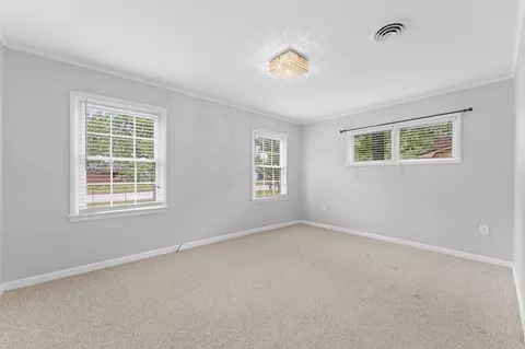 Bedroom - 909 Cliff Dr, Branson, MO 65616 photo 2 of 3