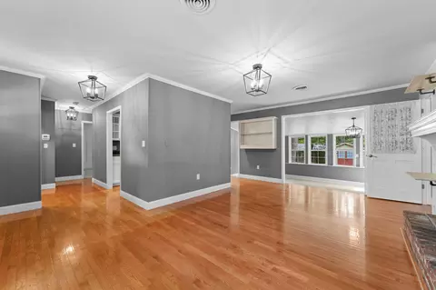 Living - 909 Cliff Dr, Branson, MO 65616 photo 3 of 4
