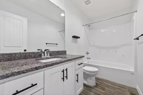 Bath - 752 E Gallup Hill Rd, Nixa, MO 65714 photo 5 of 5