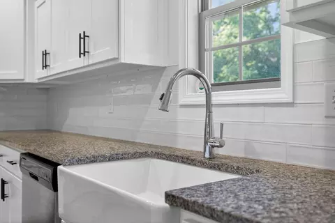 Kitchen - 752 E Gallup Hill Rd, Nixa, MO 65714 photo 4 of 5