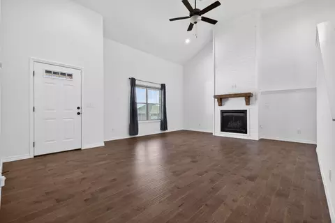 Living - 752 E Gallup Hill Rd, Nixa, MO 65714 photo 3 of 6