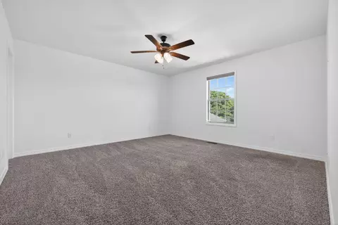Bedroom - 752 E Gallup Hill Rd, Nixa, MO 65714 photo 2 of 5