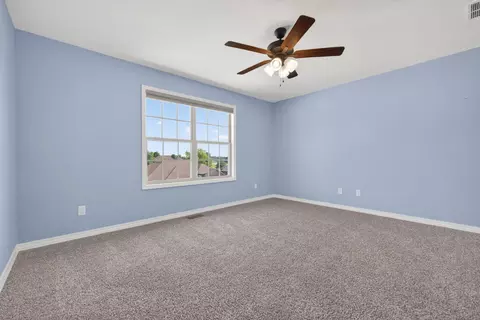 Bedroom - 752 E Gallup Hill Rd, Nixa, MO 65714 photo 4 of 5