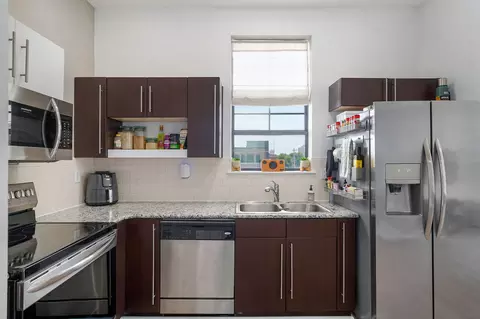 Kitchen - 623 W Walnut St UNIT 301, Springfield, MO 65806 photo 3 of 3
