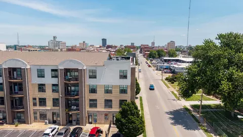 Other - 623 W Walnut St UNIT 301, Springfield, MO 65806 photo 2 of 7