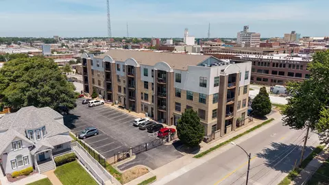 Exterior - 623 W Walnut St UNIT 301, Springfield, MO 65806 photo 1 of 4