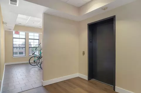 Entry Way - 623 W Walnut St UNIT 301, Springfield, MO 65806 photo 2 of 3