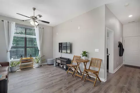 Living - 623 W Walnut St UNIT 301, Springfield, MO 65806 photo 2 of 3