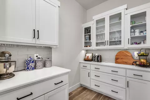 Kitchen - 4900 S Aaron Ave, Springfield, MO 65810 photo 6 of 6
