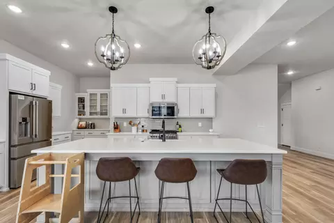 Kitchen - 4900 S Aaron Ave, Springfield, MO 65810 photo 2 of 6