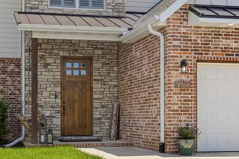 Exterior - 4900 S Aaron Ave, Springfield, MO 65810 photo 4 of 4
