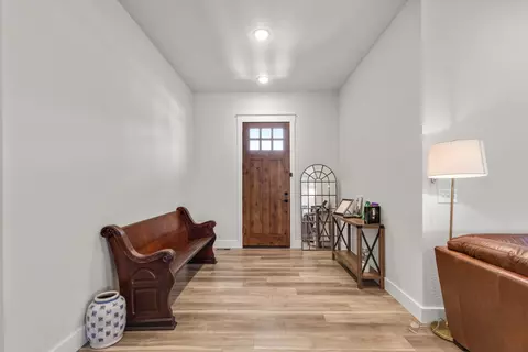 Entry Way - 4900 S Aaron Ave, Springfield, MO 65810 photo 1 of 5