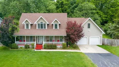 613 W Hubble Dr, Marshfield, MO 65706