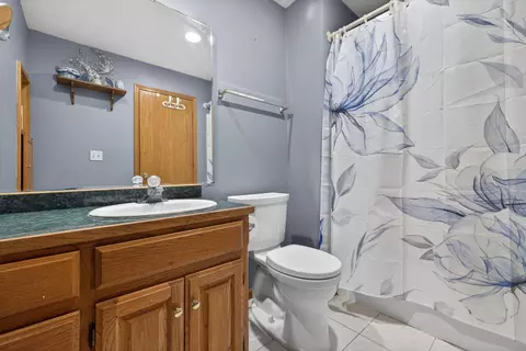 Bath - 613 W Hubble Dr, Marshfield, MO 65706 photo 4 of 4