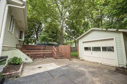 Exterior - 744 S Pickwick Ave, Springfield, MO 65802 photo 2 of 8