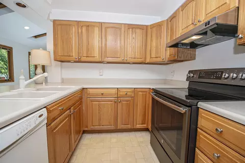 Kitchen - 744 S Pickwick Ave, Springfield, MO 65802 photo 3 of 4