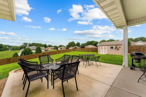 Exterior - 106 Southview Dr, Branson, MO 65616 photo 6 of 8