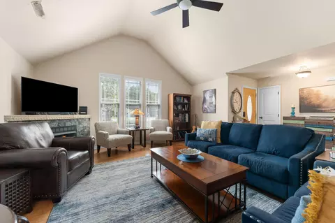 Living - 106 Southview Dr, Branson, MO 65616 photo 4 of 4