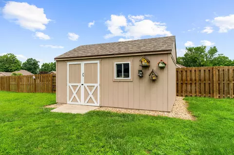 Exterior - 106 Southview Dr, Branson, MO 65616 photo 7 of 8
