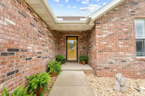 Entry Way - 106 Southview Dr, Branson, MO 65616 photo 1 of 4